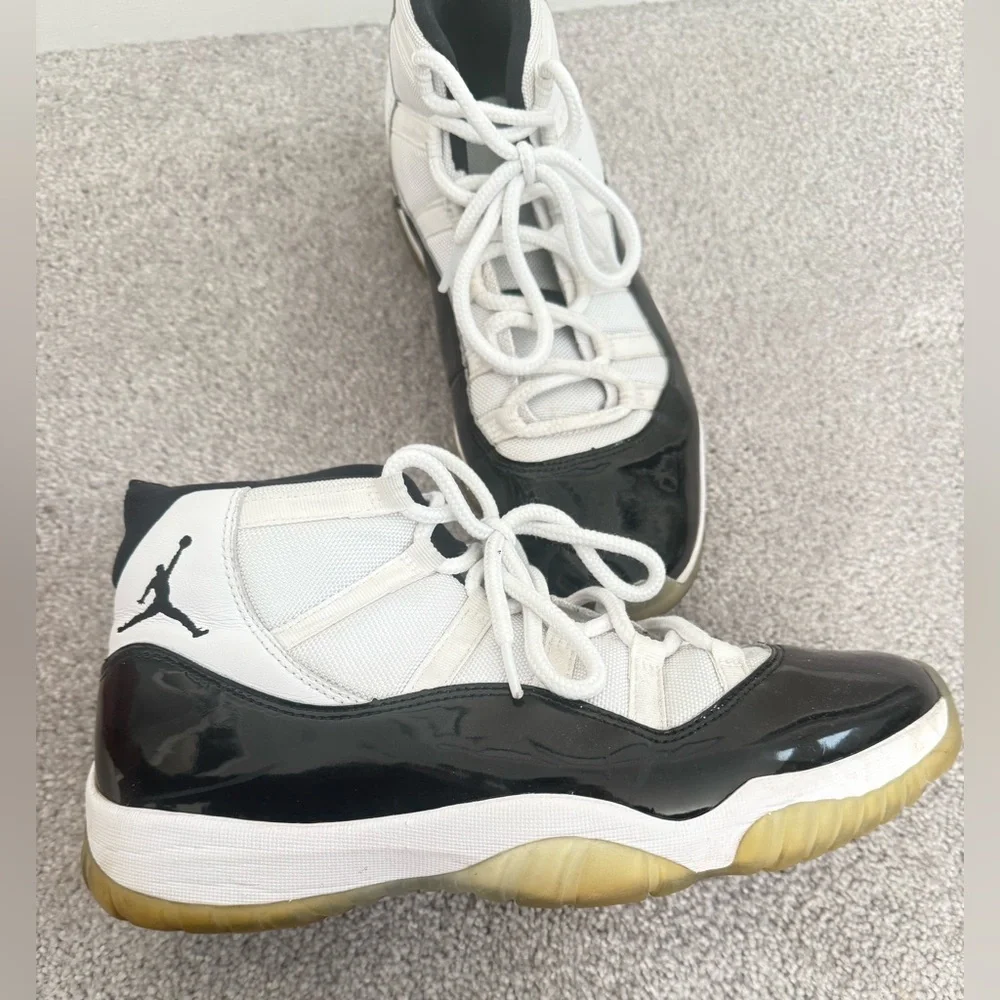 Jordan black white